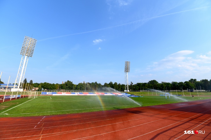 Матч проходил на ростовском стадионе СКА